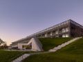 Name/Anschrift/Kontakt des/der Architekten
name/address/contact details of the architect/the architects  GRAFT Gesellschaft von Architekten mbH  Heidestrasse 50, 10557 Berlin, Germany
T +49(0)30-30645103-0   F +49(0)30-30645103-34  www.graftlab.com  Veroeffentlichung nur gegen Honorar, Urhebervermerk und Beleg / permission required for reproduction, mention of copyright and complimentary copy /