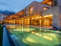 Aussenansicht_mit_Outdoorpool_VillaVerde_Aparthotel_Guenter_Standl_4