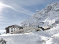 aussenansicht_winter_hotel_zuerserhof