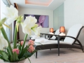liegen_mit_blumendekoration_hotel_zuerserhof