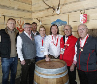 Die Arlberg Lounge ist eröffnet – mit wehenden SCA Fahnen
