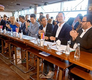 Barmann/zur Barfrau des Jahres 2015