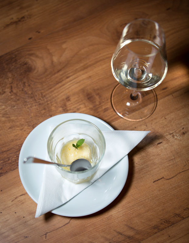 Weinpraesentation_Groll_taglang_chardonnay_orangensorbet Weinpraesentation_Groll_taglang_chardonnay_orangensorbet