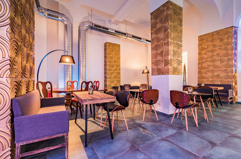Lounge IQ Bar