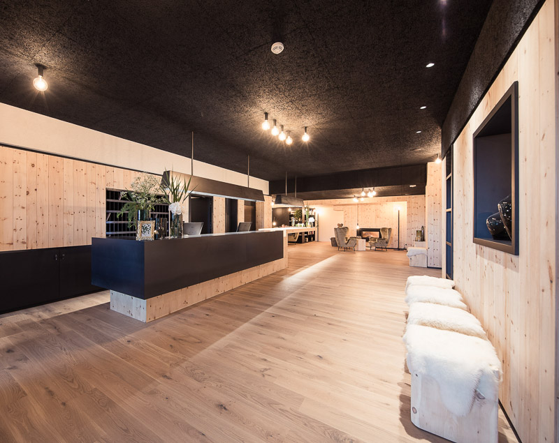 Hotel Pfoesl_Lobby c Florian Andergassen 2
